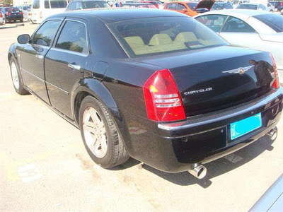 山寨豪車夢碎街頭 大眾途觀改裝勞斯萊斯，一場虛驚背后的反思